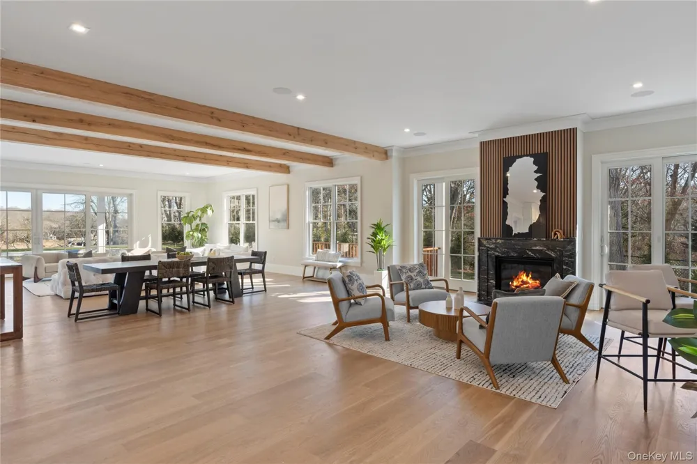 2590 Cox Neck Road Mattituck, NY 11952