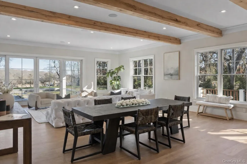 2590 Cox Neck Road Mattituck, NY 11952