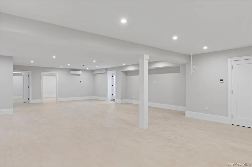 2590 Cox Neck Road Mattituck, NY 11952