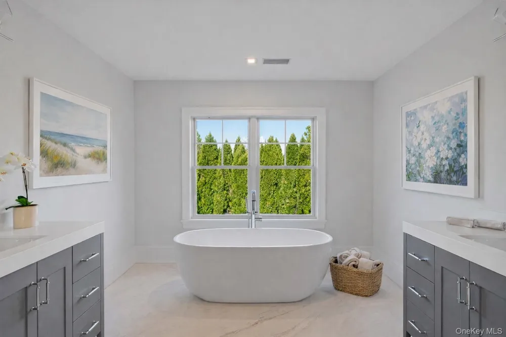 2590 Cox Neck Road Mattituck, NY 11952