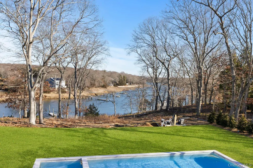 2590 Cox Neck Road Mattituck, NY 11952
