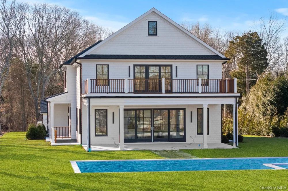 2590 Cox Neck Road Mattituck, NY 11952