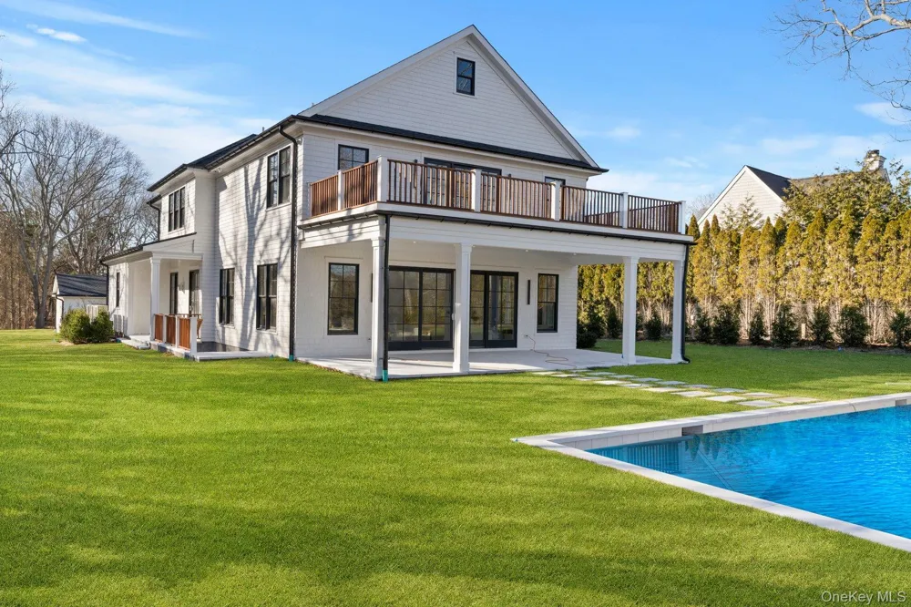2590 Cox Neck Road Mattituck, NY 11952