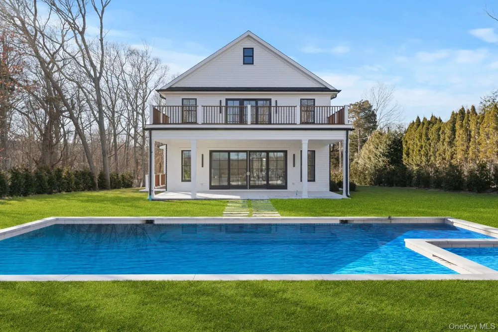 2590 Cox Neck Road Mattituck, NY 11952