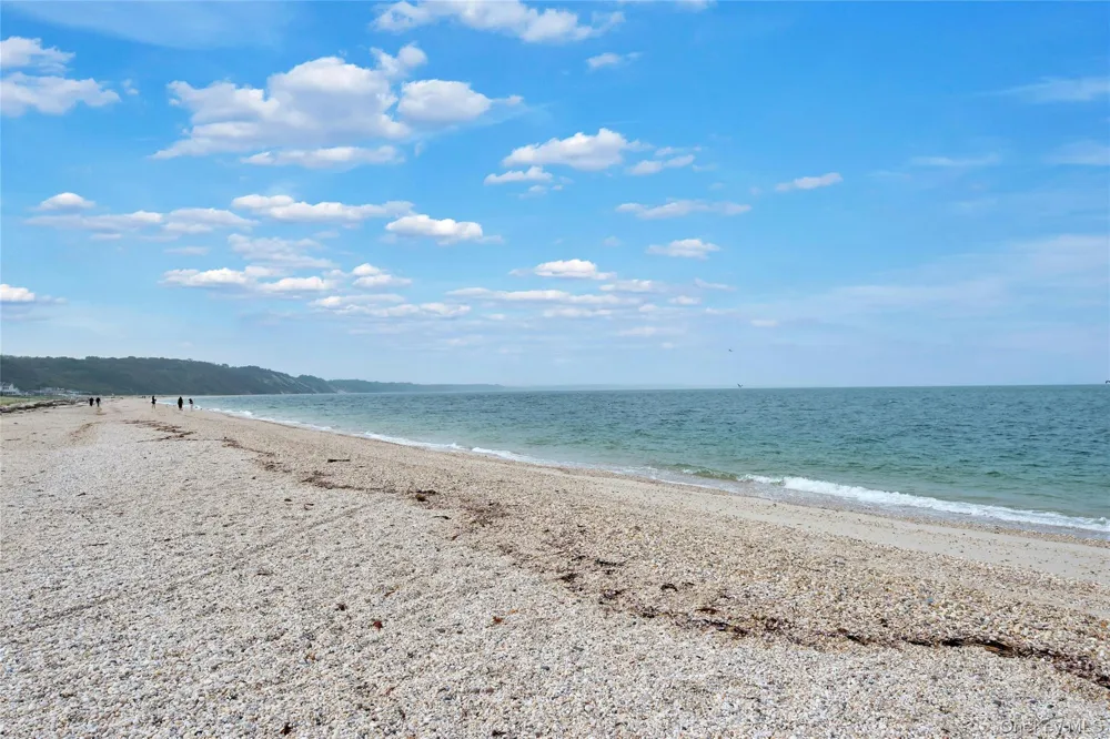 2590 Cox Neck Road Mattituck, NY 11952