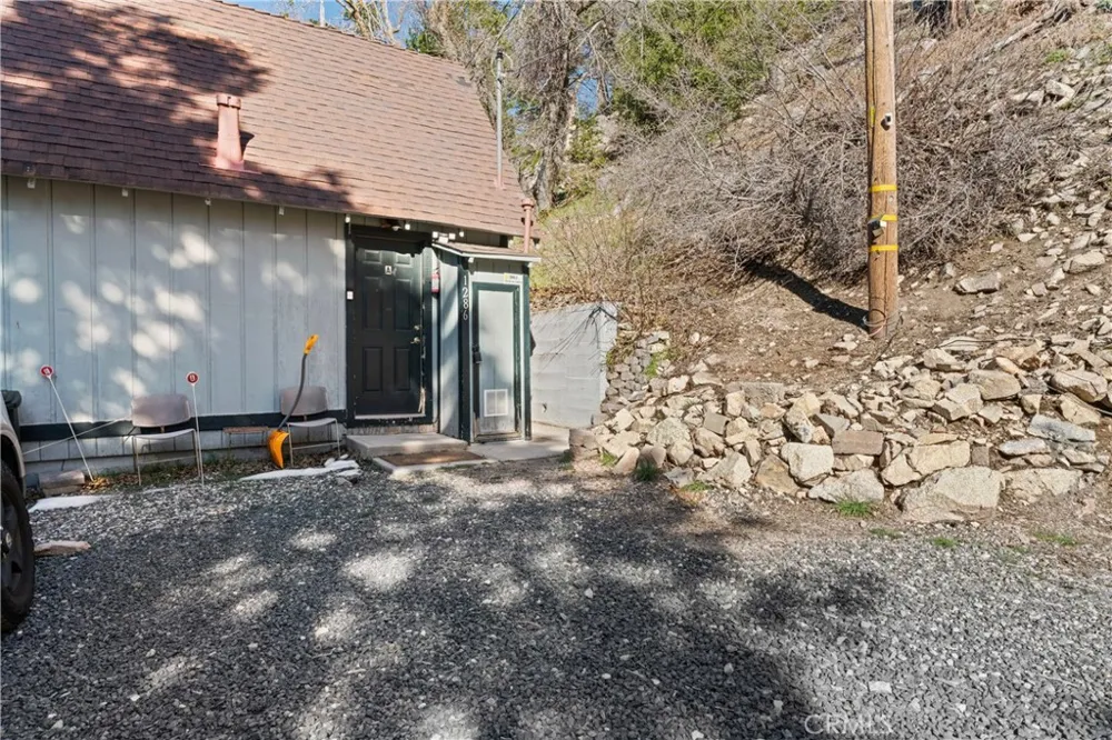 1286 Lovers Lane Rimforest, CA 92378