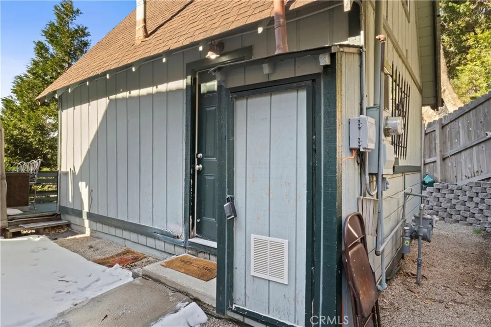 1286 Lovers Lane Rimforest, CA 92378