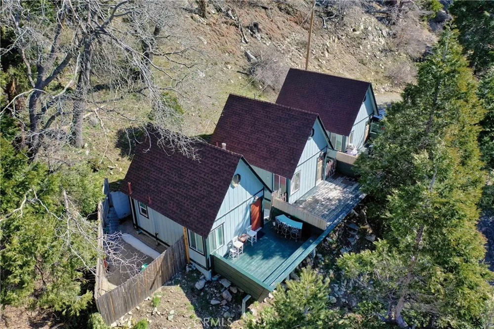1286 Lovers Lane Rimforest, CA 92378