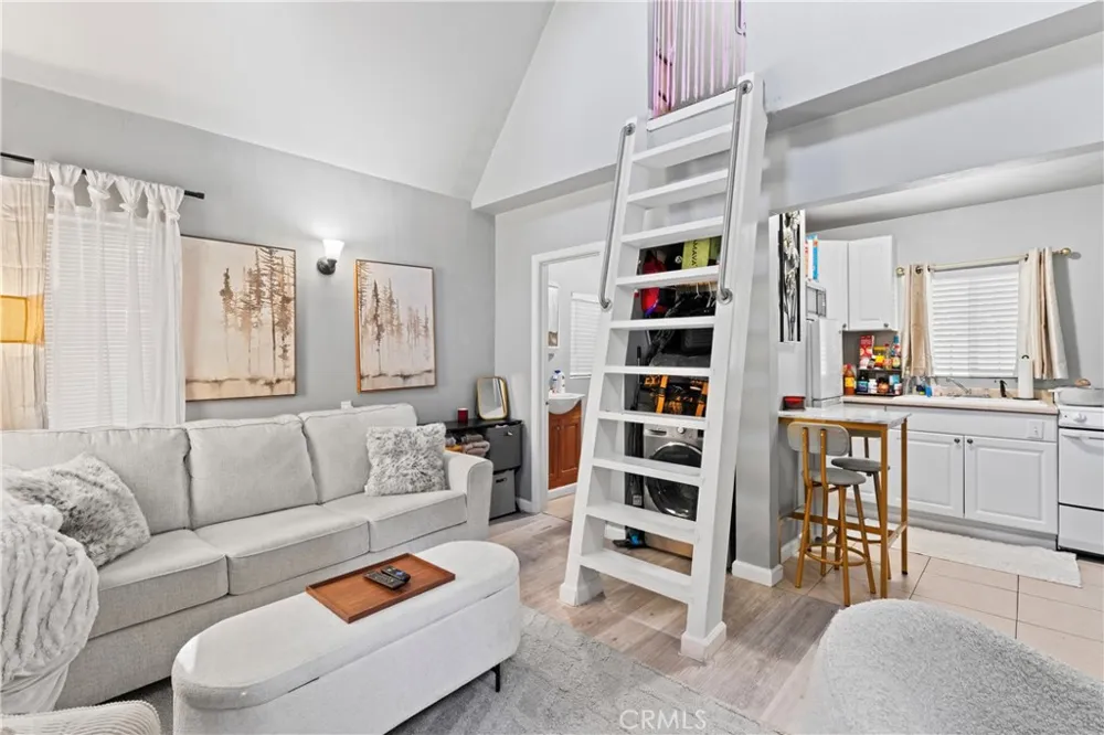 1286 Lovers Lane Rimforest, CA 92378