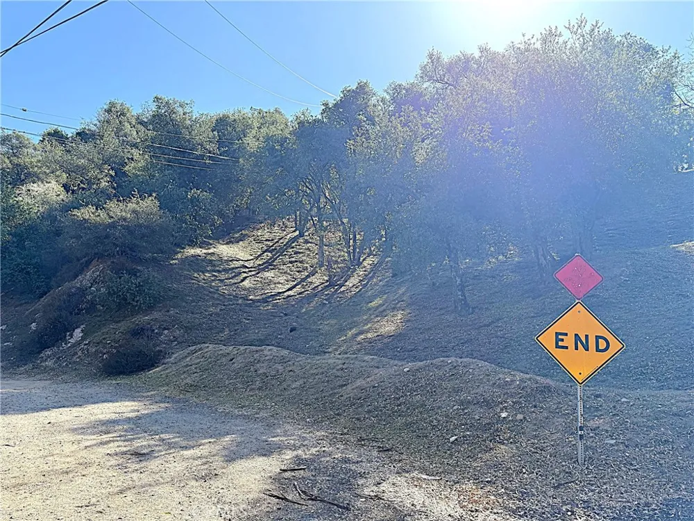 High Cliff Trail Tujunga, CA 91042