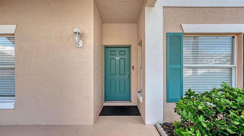 4207 CADDIE DRIVE E #104 Bradenton, FL 34203