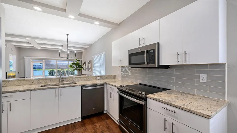 4207 CADDIE DRIVE E #104 Bradenton, FL 34203