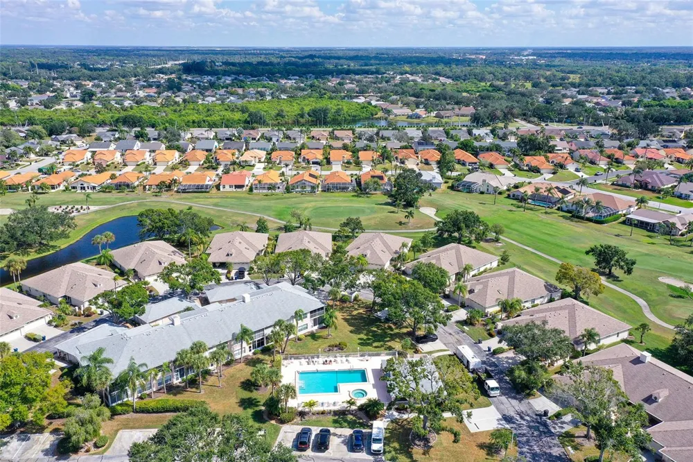 4207 CADDIE DRIVE E #104 Bradenton, FL 34203