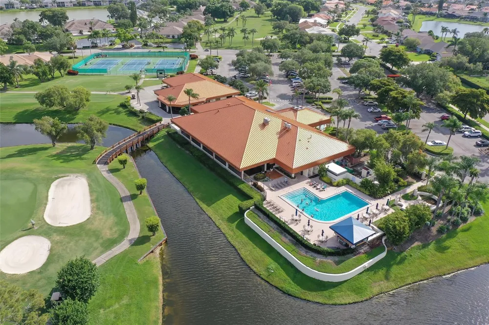 4207 CADDIE DRIVE E #104 Bradenton, FL 34203