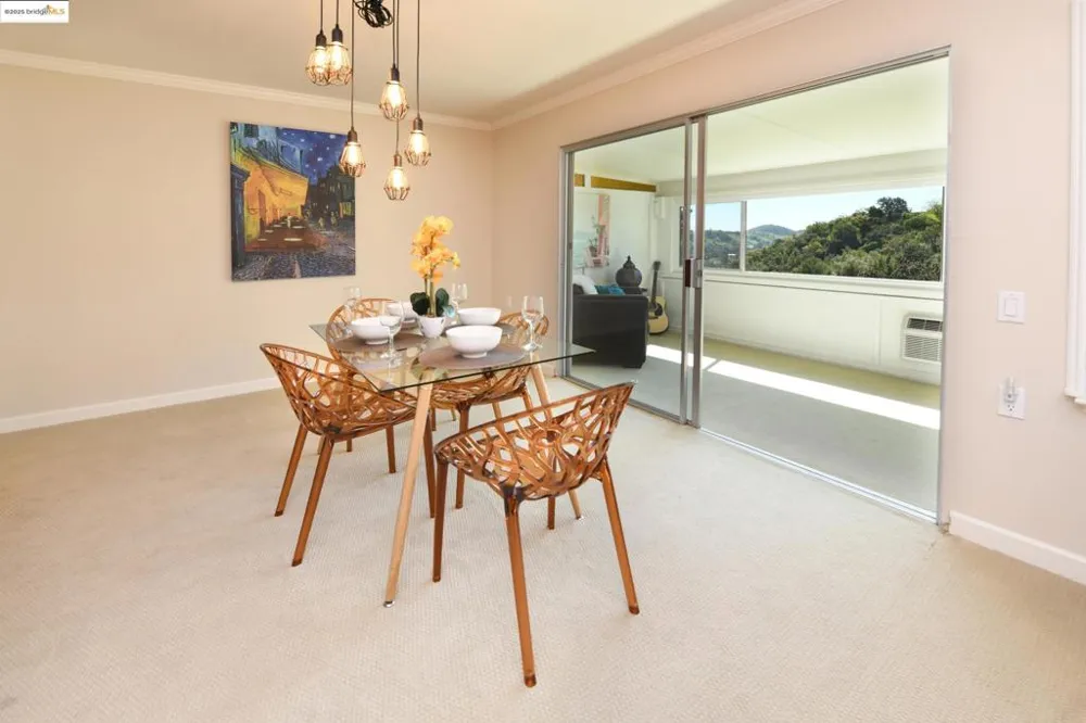 1910 Skycrest Dr Walnut Creek, CA 94595