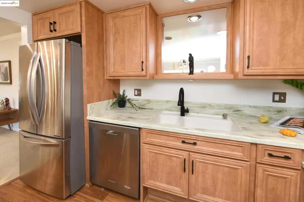 1910 Skycrest Dr Walnut Creek, CA 94595