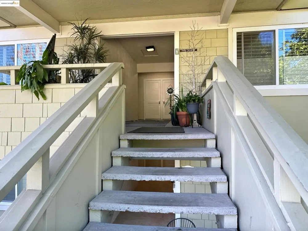 1910 Skycrest Dr Walnut Creek, CA 94595