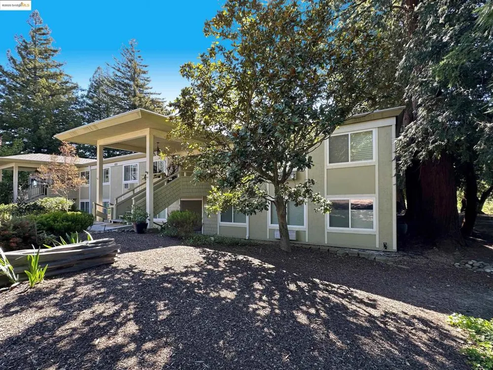 1910 Skycrest Dr Walnut Creek, CA 94595