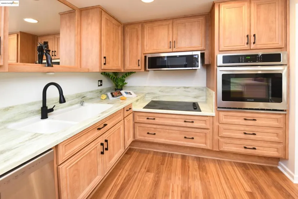 1910 Skycrest Dr Walnut Creek, CA 94595