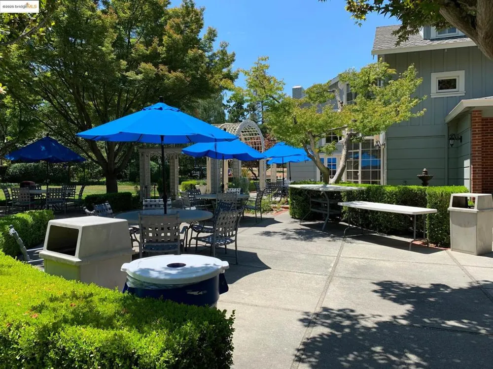 1910 Skycrest Dr Walnut Creek, CA 94595