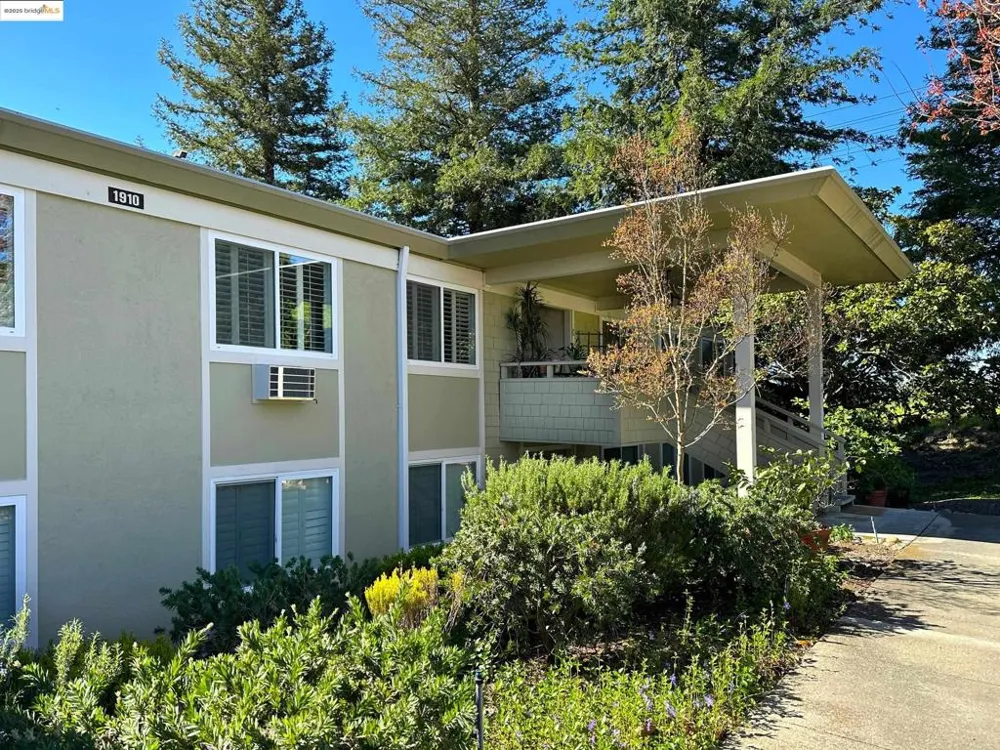 1910 Skycrest Dr Walnut Creek, CA 94595