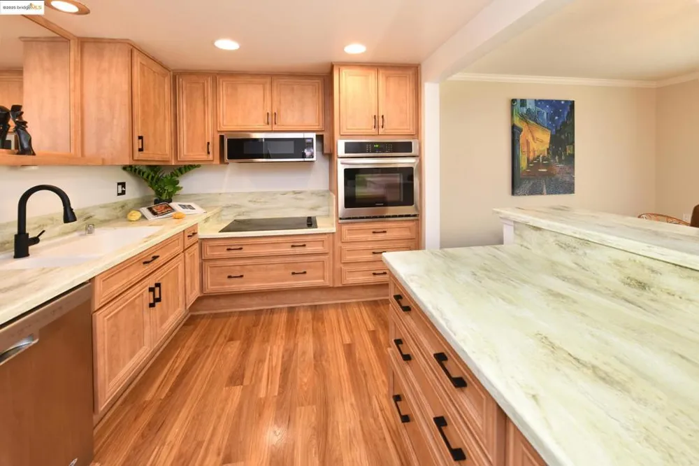 1910 Skycrest Dr Walnut Creek, CA 94595