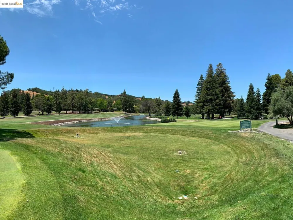1910 Skycrest Dr Walnut Creek, CA 94595