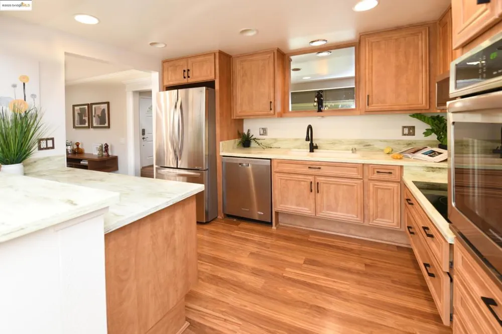 1910 Skycrest Dr Walnut Creek, CA 94595