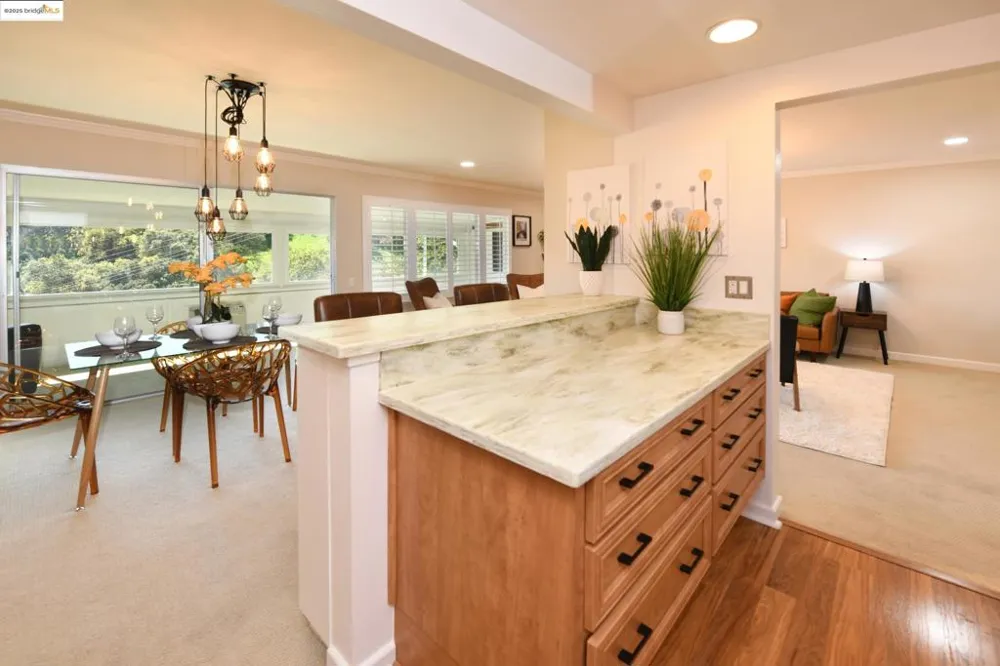 1910 Skycrest Dr Walnut Creek, CA 94595