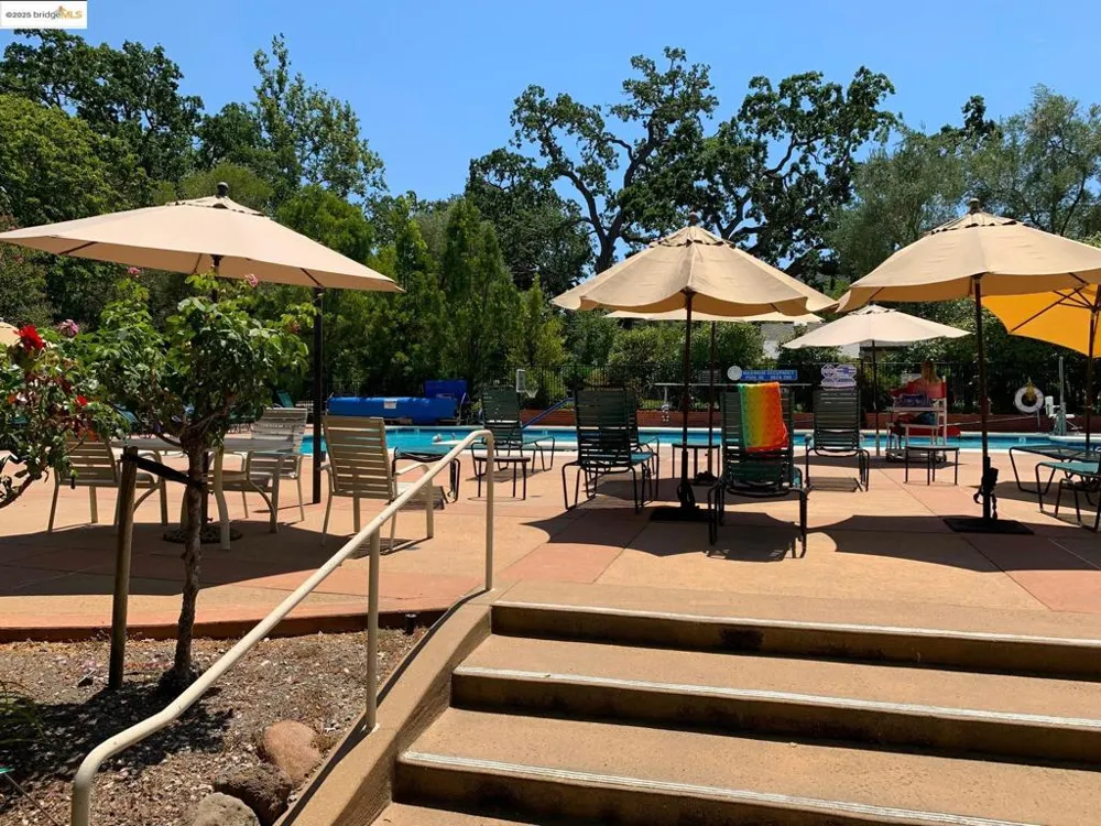 1910 Skycrest Dr Walnut Creek, CA 94595