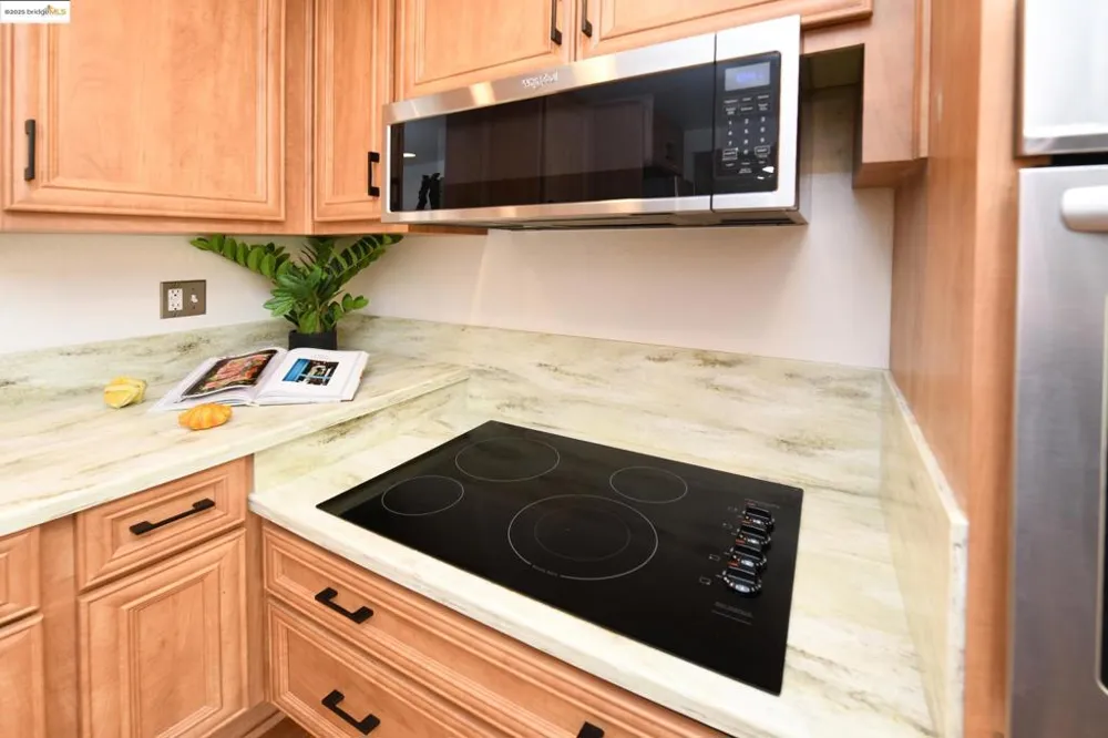 1910 Skycrest Dr Walnut Creek, CA 94595