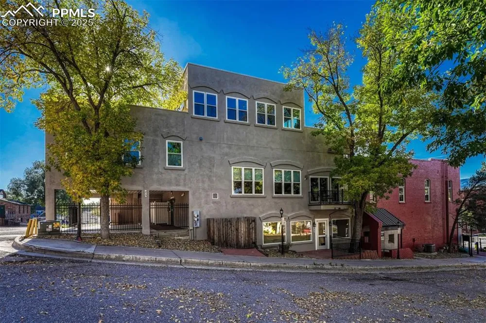 2532 W Colorado Avenue Colorado Springs, CO 80904