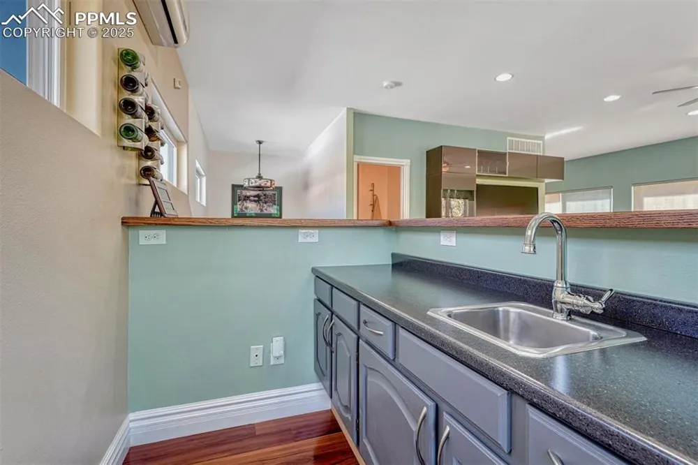 2532 W Colorado Avenue Colorado Springs, CO 80904