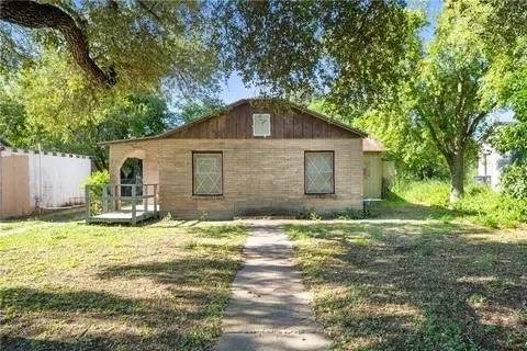228 SW 8th Street