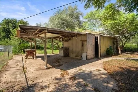 228 SW 8th Street Premont, TX 78375