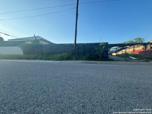 201 Vidaurri Ave Laredo, TX 78040