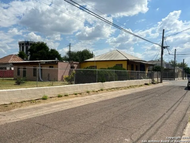 201 Vidaurri Ave Laredo, TX 78040