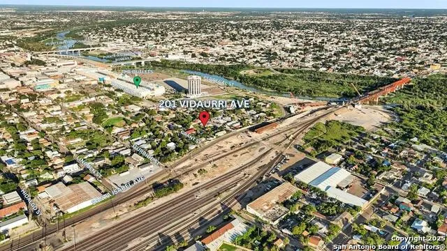 201 Vidaurri Ave Laredo, TX 78040