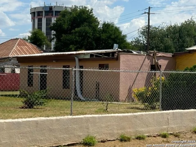 201 Vidaurri Ave Laredo, TX 78040