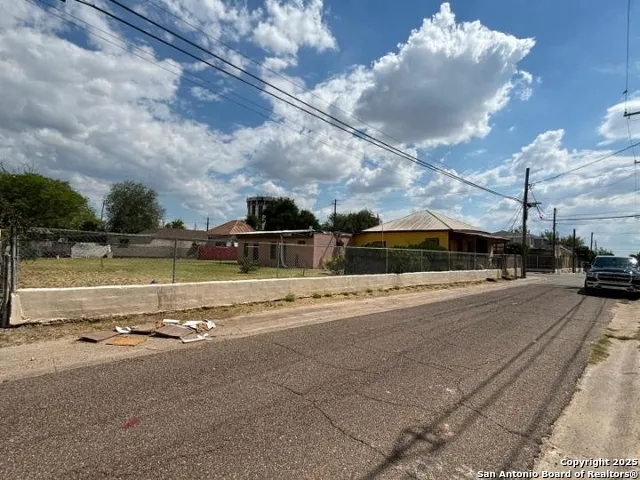 201 Vidaurri Ave Laredo, TX 78040