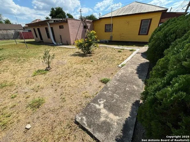 201 Vidaurri Ave Laredo, TX 78040