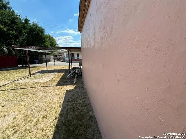 201 Vidaurri Ave Laredo, TX 78040