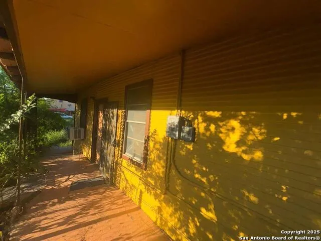 201 Vidaurri Ave Laredo, TX 78040