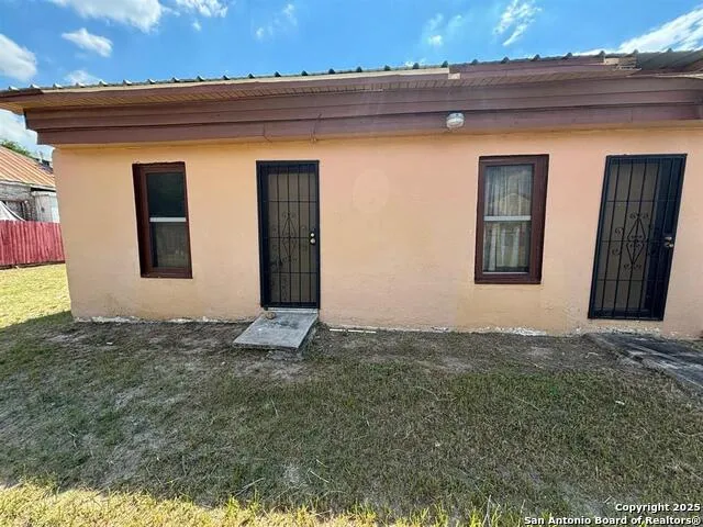 201 Vidaurri Ave Laredo, TX 78040