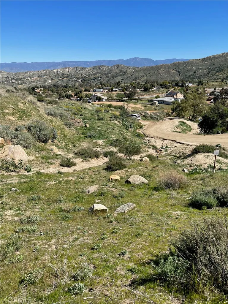 53 Spring Road Colton, CA 92324