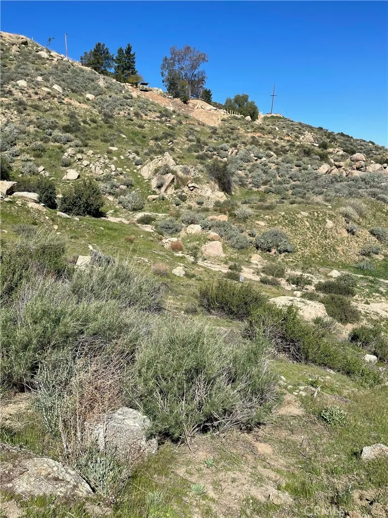 53 Spring Road Colton, CA 92324