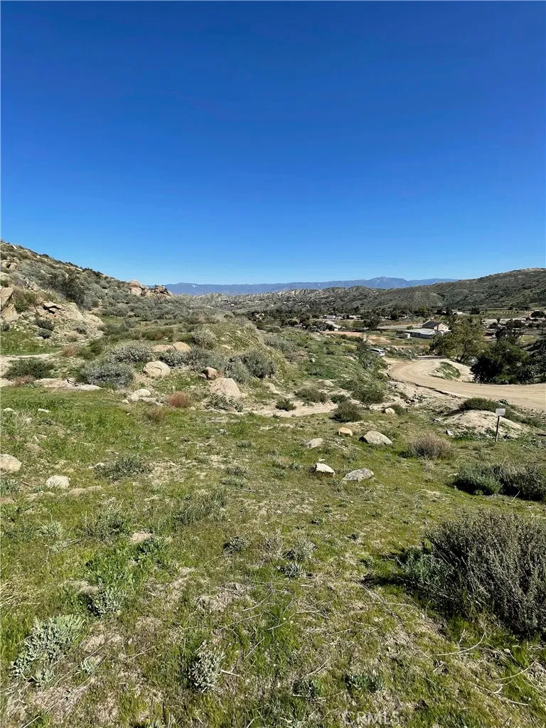 53 Spring Road Colton, CA 92324