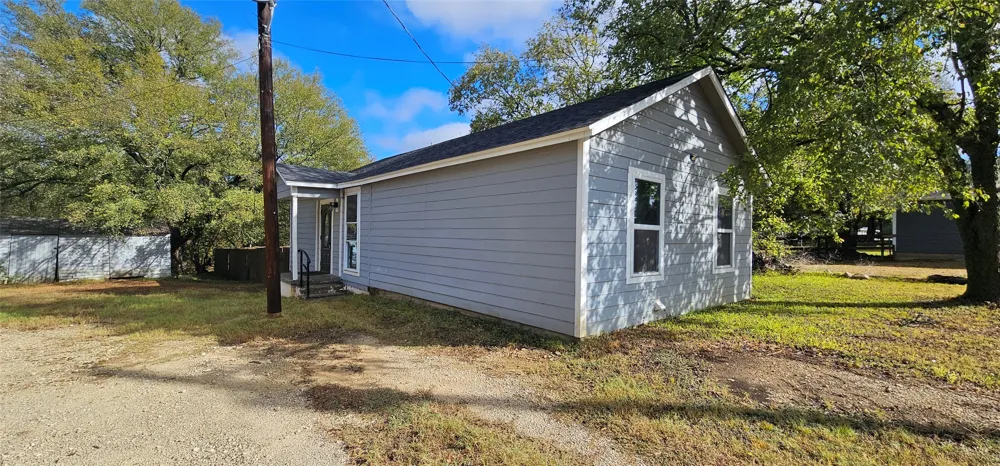 508 Gathings Avenue Covington, TX 76636