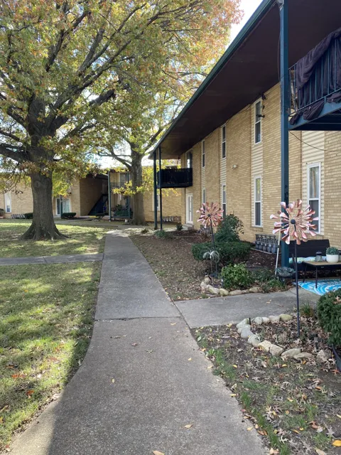 555 N DuPont Ave #B39
