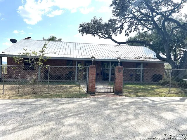 630 Indian Mound Tarpley, TX 78883